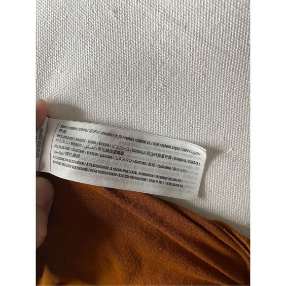 Abercrombie & Fitch Burnt Orange V-Neck Short Sleeve Top Size Small - Picture 5 of 5